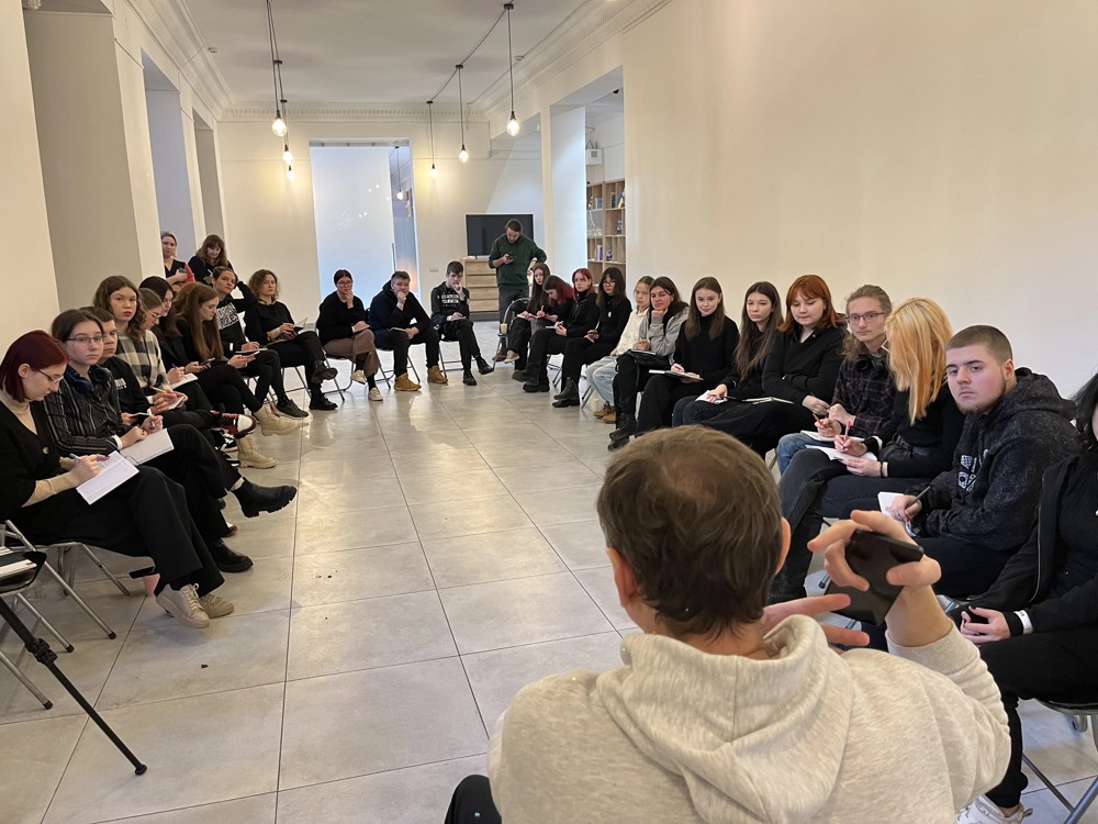 Масштабний Захід _Зустріч з експертами в м. Запоріжжя_ Автор_ Світлана Погасій.webp