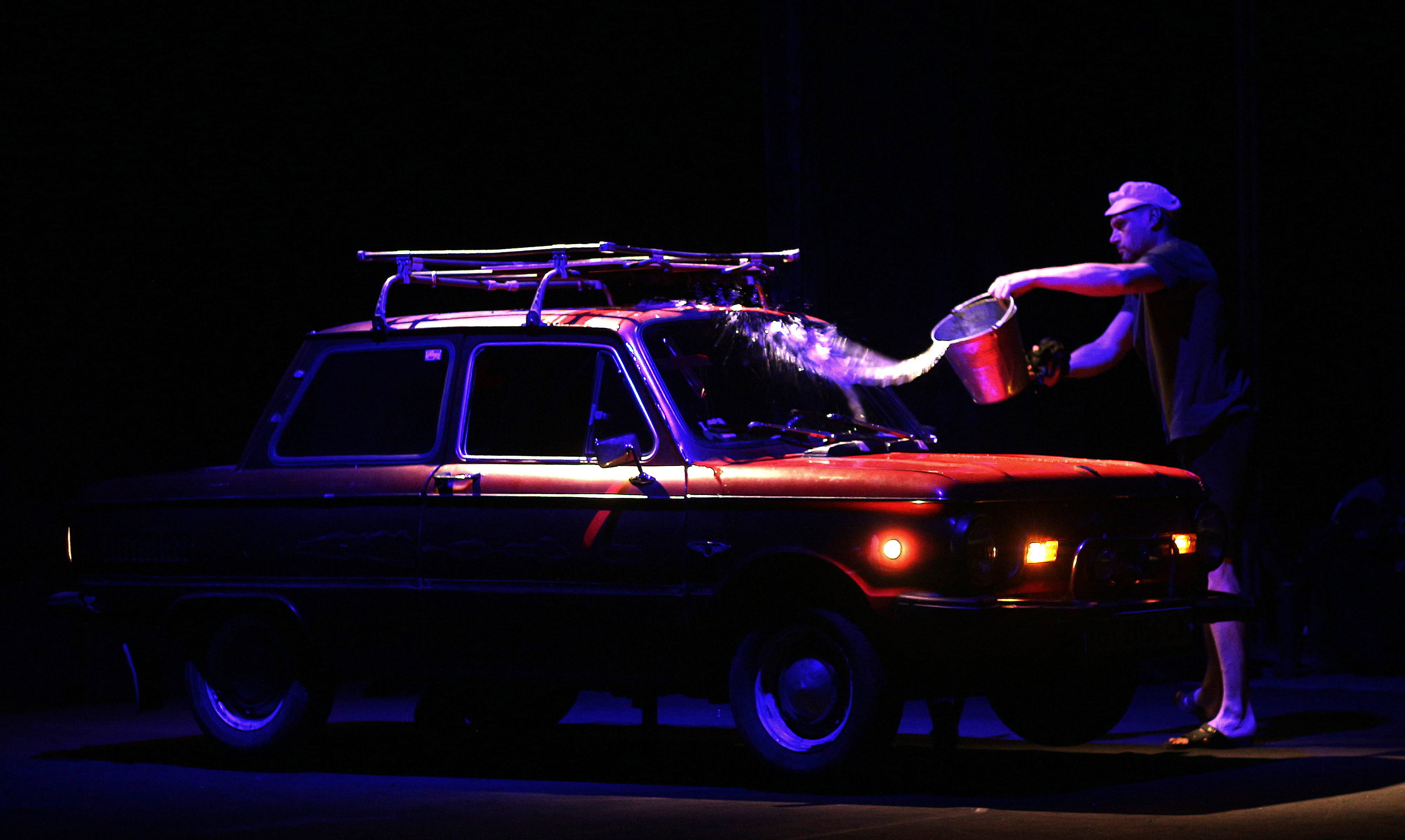 ZMINA: Rebuilding Директор Херсонського театру: «Потреба величезна, люди приходять до нас, ми для них — єдина надія на мирне життя, на повернення, на мистецьку терапію»